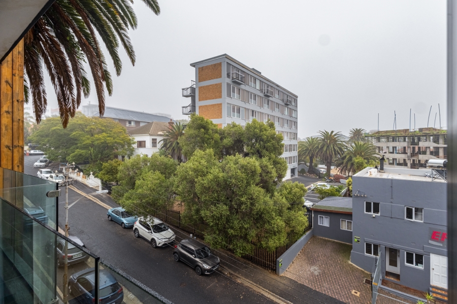 1 Bedroom Property for Sale in Green Point Western Cape